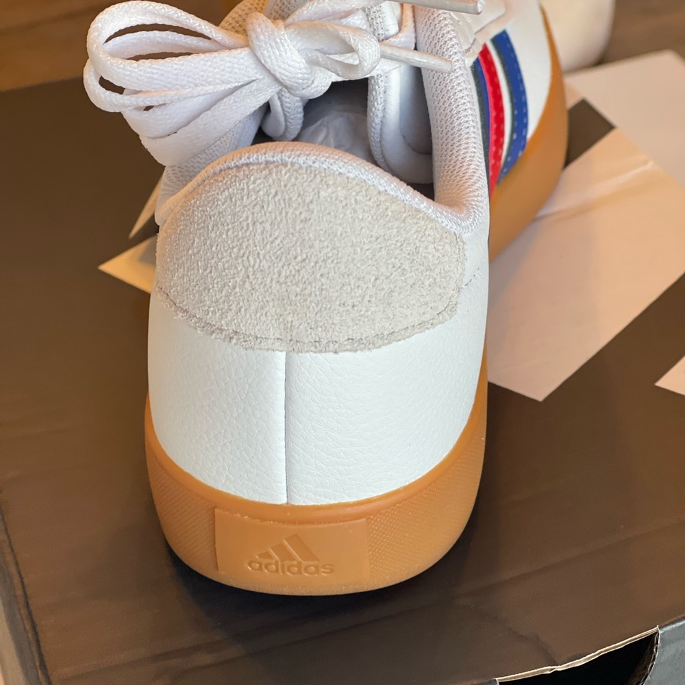 NIB ADIDAS VL COURT 3.0 KIDS CLOUD WHITE/ROYAL BLUE/BETTER SCARLET JH8721 - Picture 6 of 16